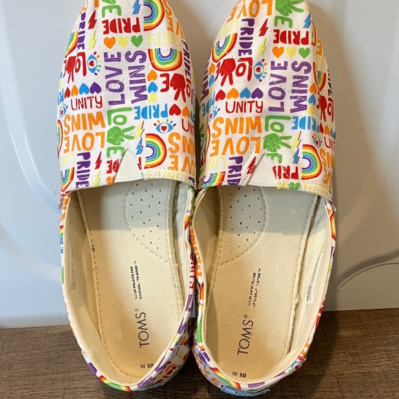 TOMS Pride Love Wins Multicolor Canvas Slip on Sneaker - Picture 11 of 11
